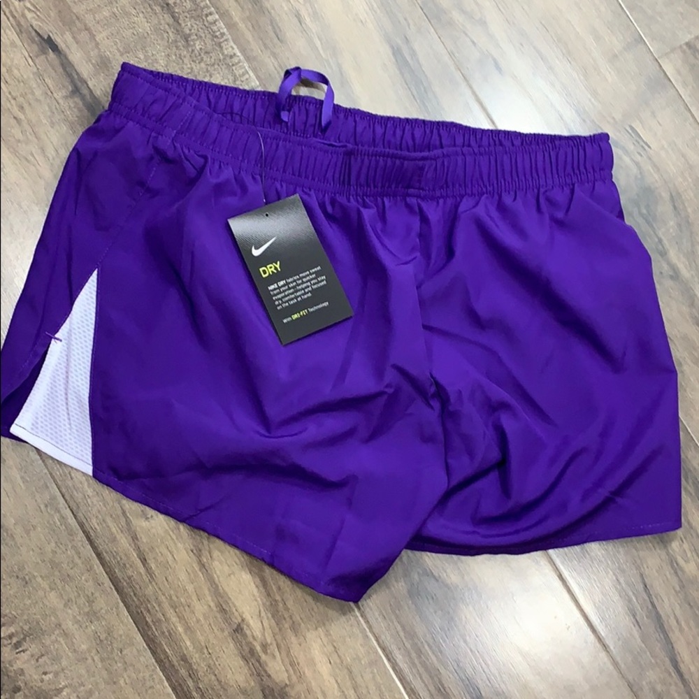 NIKE Women’s running shorts with Dri-Fit Technolog - Picture 7 of 16